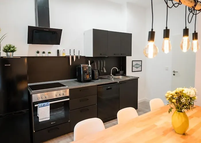 Spacious 3br Ac Self Check-in Street Parking Apartman