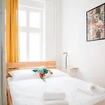 Spacious 3br Ac Self Check-in Street Parking