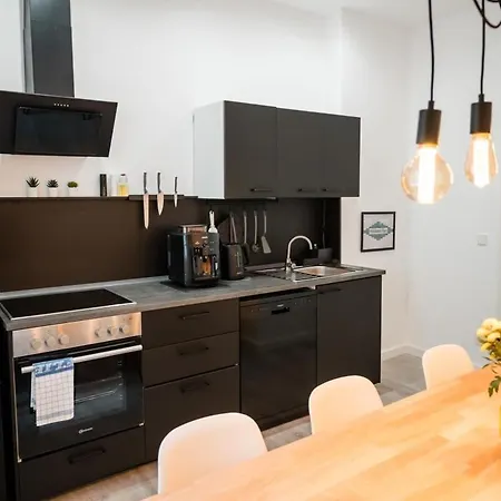 Spacious 3br Ac Self Check-in Street Parking Lejlighed