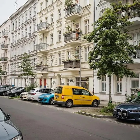 Spacious 3br Ac Self Check-in Street Parking Apartment Berlin